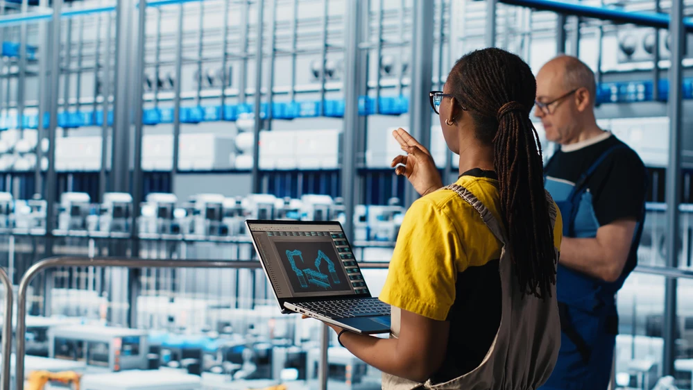 Real-time field team monitoring using Trackbox, the best field staff tracking software in Kochi.